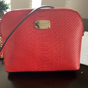 New Michael Kors Cindy Large Dome Crossbody